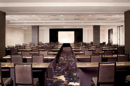 Accommodate up to 300 event guests in a theatre or reception setup in our Del Ray Ballroom. Accommodate up to 300 event guests in a theatre or reception setup in our Del Ray Ballroom.