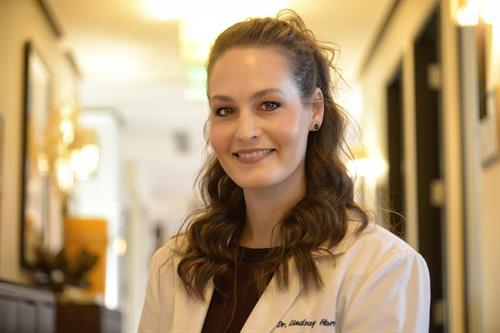 Dr. Lindsay Harris, Optometrist Dr. Lindsay Harris, Optometrist