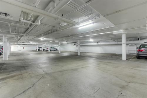 Beverly Hills 2 Bedroom - Parking Garage Beverly Hills 2 Bedroom - Parking Garage