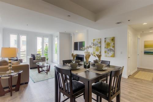 Beverly Hills 2 Bedroom - Dining Room Beverly Hills 2 Bedroom - Dining Room