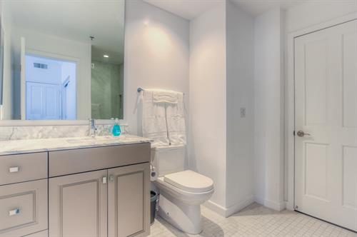 Beverly Hills 2 Bedroom - Guest Bathroom Beverly Hills 2 Bedroom - Guest Bathroom