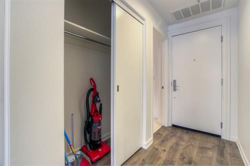 Beverly Hills 2 Bedroom - Closet Beverly Hills 2 Bedroom - Closet
