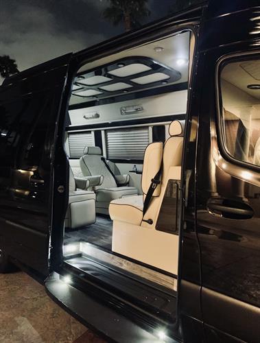 Jet-Style Sprinter- 9 pax Jet-Style Sprinter- 9 pax