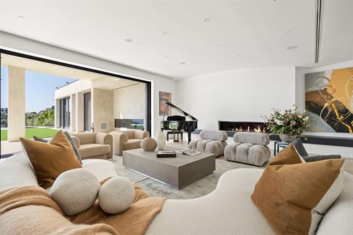 One of our recent Staging projects in Castle Pl, Beverly Hills.