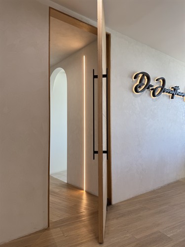 Gallery Image IMG_1948.jpeg