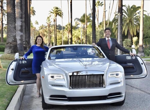 Gallery Image Annie_and_Alex_Dawn_in_the_Flat_of_BH_.JPG