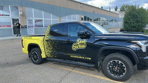 Gallery Image Door_Gurus_truck.JPG