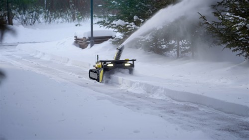 Gallery Image Yarbo_Snow_Blower_01.jpg
