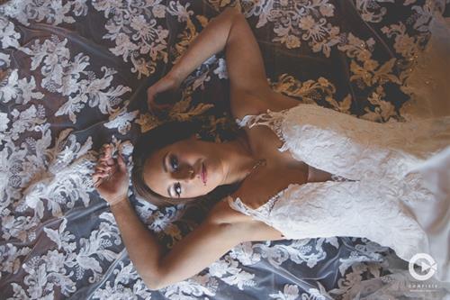 Gallery Image Bride_with_Lace.jpg