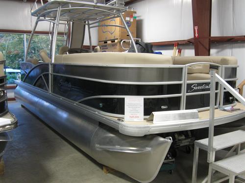 2015 Premium double decker Wet Bar Pontoon with a Slide for the Kids