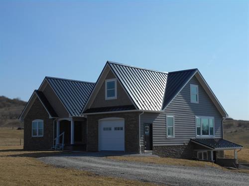 Gallery Image standing-seam-roof.jpg