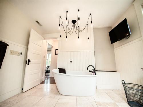 Studio 555 - Luxury Bathroom