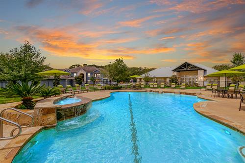 Resort-Style Pool Resort-Style Pool