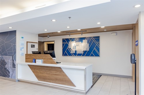 Gallery Image MYVOH_Front_Desk_(Medium).jpg