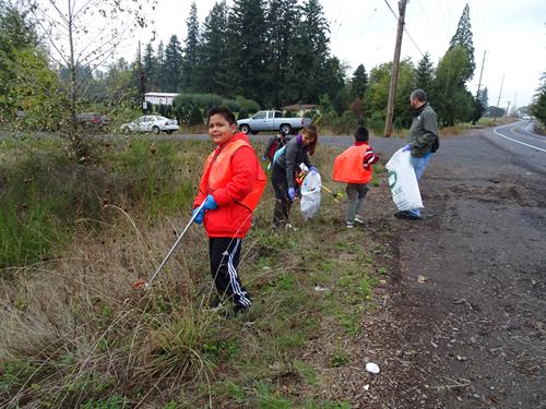 Volunteers at our 24th Annual Fall Molalla River Cleanup & Enhancement event