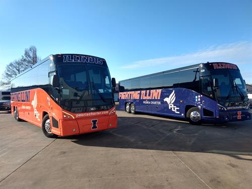 Gallery Image Illini_buses_Newly_painted_march_18.jpg