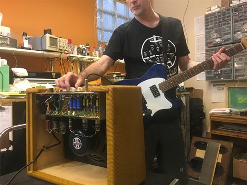 Amplifier repairs at Chicago Fret Works