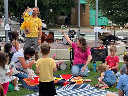 Gallery Image connecting_with_kiddo.jpg