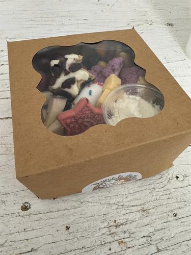 Gallery Image Charcuterie_box.jpg Gallery Image Charcuterie_box.jpg