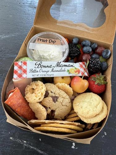 Gallery Image charcuterie_box_2(1).jpg
