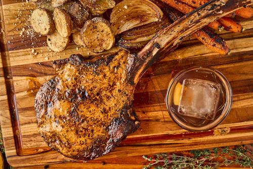 Gallery Image Tomahawk_Steak_2.jpg