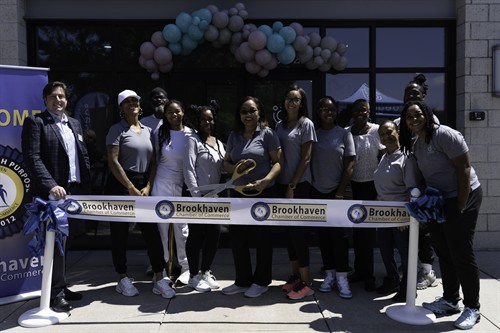Gallery Image N_Druid_Hills_Ribbon_Cutting_WA.jpg