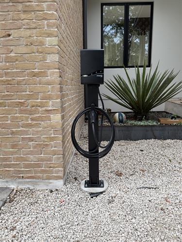 Gallery Image Emporia_Pro_2_Charger_install.jpeg