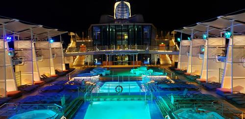 Gallery Image Night_time_on_the_pool_deck.jpg