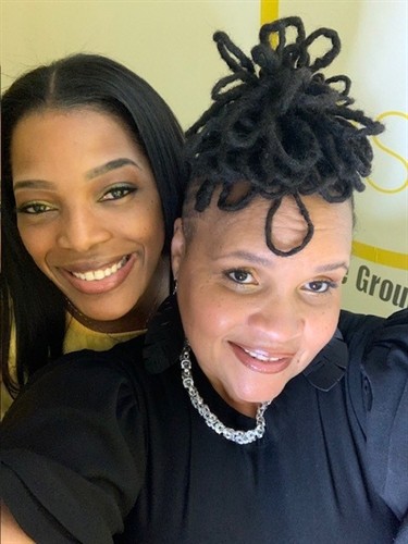 Gallery Image bossladies_2a.jpg