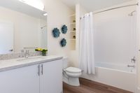 Gallery Image Bathroom2.jpg