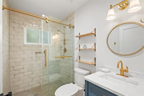 Gallery Image Bathroom_1.JPG-SMALL.JPG