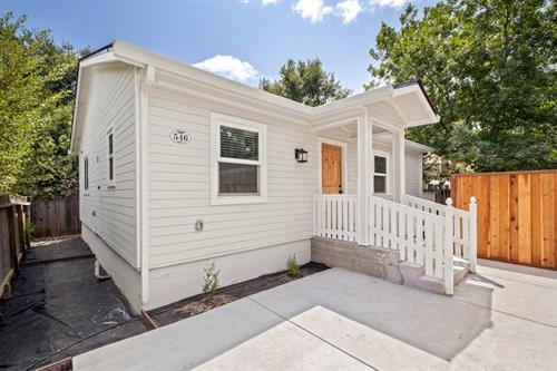 Gallery Image Front_3.JPG-SMALL.JPG