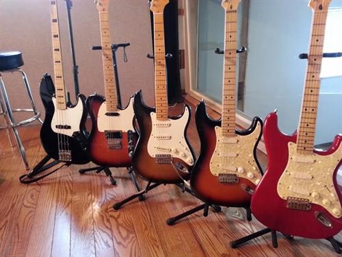 Fender Guitars & Basses