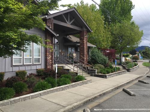 Gallery Image Visitor_Center_front.jpg