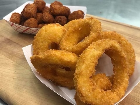 Gallery Image onion_ring_and_tots.jpeg
