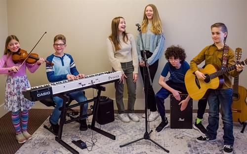 Gallery Image Band_with_violin.jpg