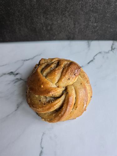 vegan cardamom challah knot
