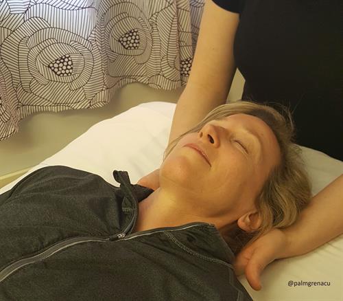 Client receiving a massage at Palmgren Acupuncture