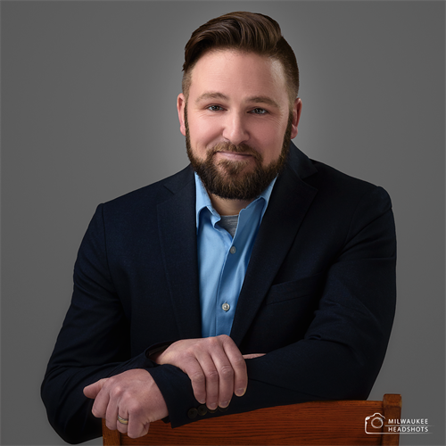 Milwaukee Headshots - Professional Business Headshot Photography serving the Greater Milwaukee Wisconsin area. Milwaukee Headshots - Professional Business Headshot Photography serving the Greater Milwaukee Wisconsin area.