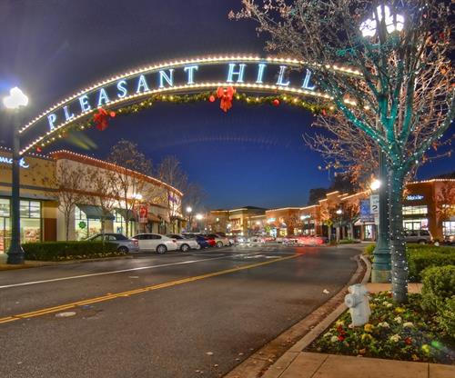 Gallery Image Downtown_Pleasant_Hill_holidays.jpg