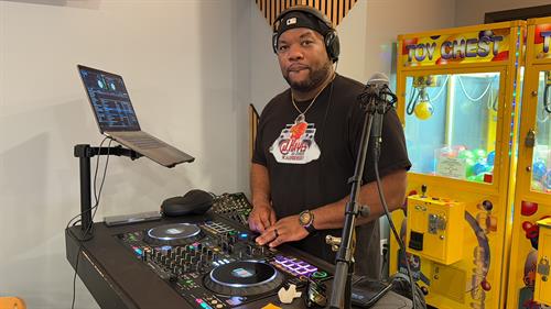 Sponsoring a night at Mr PJ‘s Buffalo wings in Douglasville