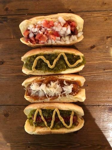 Gallery Image lots_of_hot_dogs.jpg