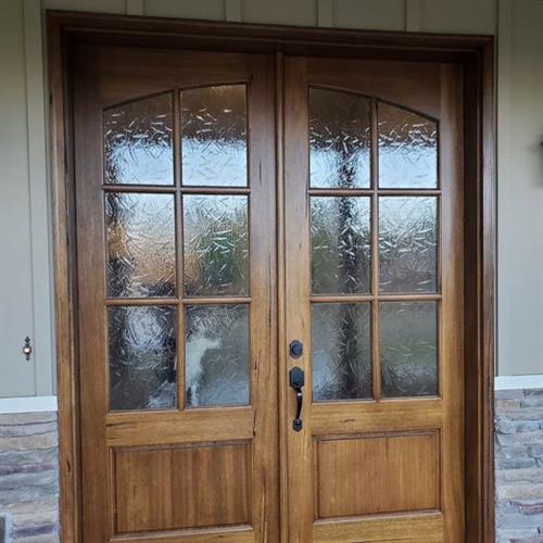 Gallery Image exterior_front_door_units2.jpg