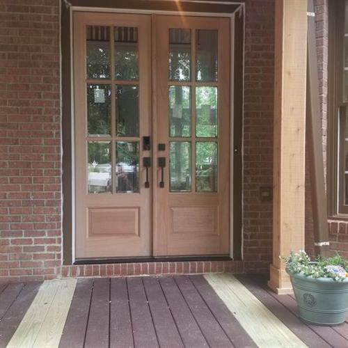 Gallery Image exterior_front_door_units8.jpg