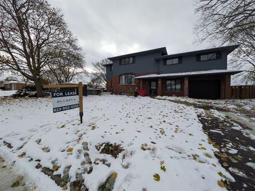 House for Rent - Room Rentals Available