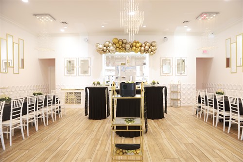 Plan your next corporate meeting at Z Party Upscale Events—modern, intimate, and tailored for productive gatherings.