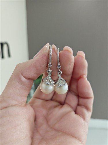 Near-round Edison Pearl Earring Set
