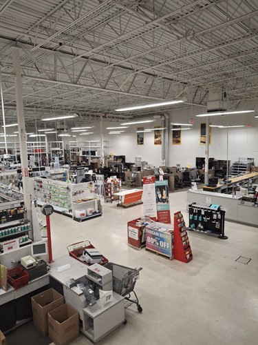 Gallery Image Right_view_of_store.jpg