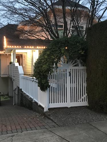 building custom fences and gates