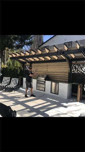 building custom exterior kitchens